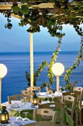 Ostrov Skiathos a hotel Atrium s terasou
