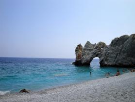 Ostrov Skiathos s pláží Lalária