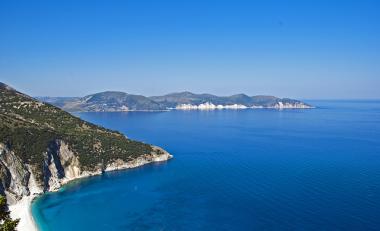 Pobřeží Jónského ostrova Kefalonia