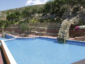 Řecký aparthotel Kallisti s bazénem