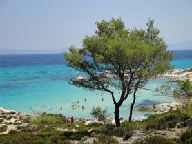 Řecké ostrovy a jedna z pláží