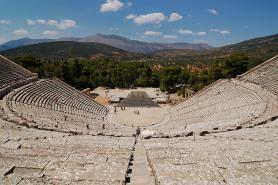Peloponés - řecký amfitéatr Epidaurus