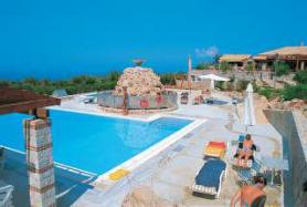 Bazén u řeckého hotelu Maniatiko Village