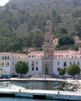 Řecký ostrov Symi s klášterem
