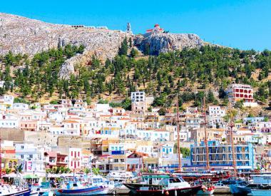 Ostrov Kalymnos a jedno z městeček